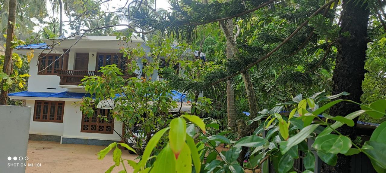 Vyshnavi Home Stay Thanniyam Exterior foto